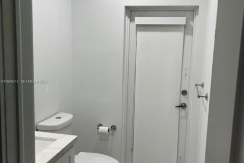 Villa ou maison à vendre à Miramar, Floride: 3 chambres, 129.6 m2 № 2000209 - photo 13