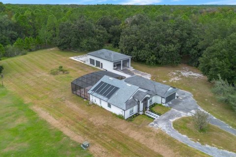 House in Clermont, Florida 3 bedrooms, 174.47 sq.m. № 2404598 - photo 4