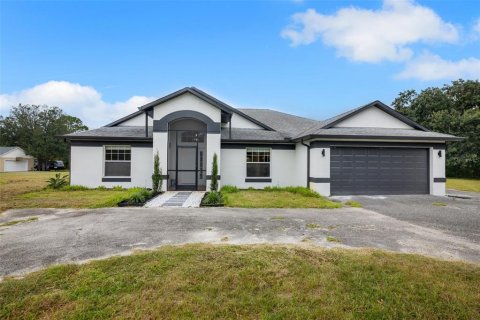House in Clermont, Florida 3 bedrooms, 174.47 sq.m. № 2404598 - photo 3