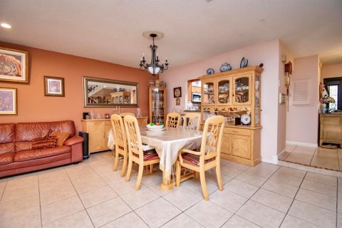 Touwnhouse à vendre à Boca Raton, Floride: 3 chambres, 172.8 m2 № 2251543 - photo 7