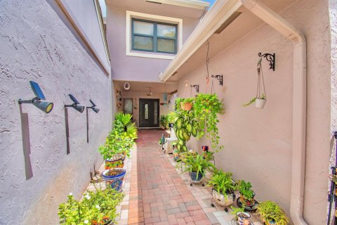 Touwnhouse à vendre à Boca Raton, Floride: 3 chambres, 172.8 m2 № 2251543 - photo 2