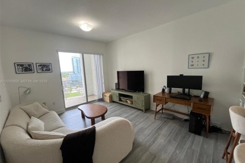 Condo in Hollywood, Florida, 1 bedroom  № 2069433 - photo 7