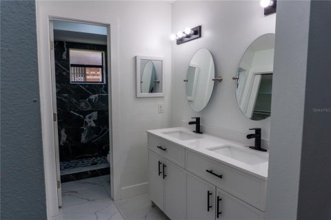House in Lakeland, Florida 3 bedrooms, 150.69 sq.m. № 1808531 - photo 3