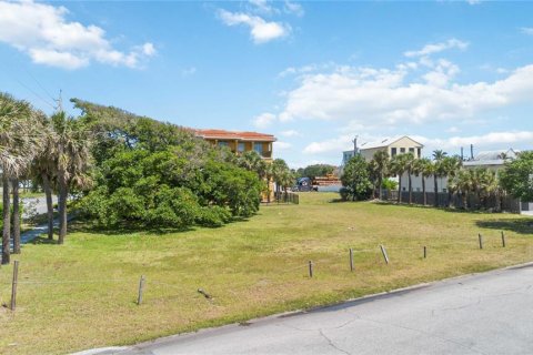 Terreno en venta en Cape Canaveral, Florida № 1620380 - foto 1