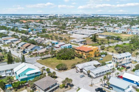 Terreno en venta en Cape Canaveral, Florida № 1620380 - foto 8