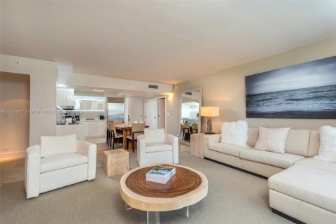 Condo in Miami Beach, Florida, 2 bedrooms  № 2022982 - photo 14