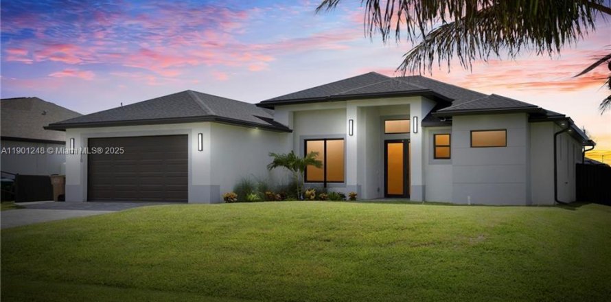 Casa en Cape Coral, Florida 3 dormitorios, 169.45 m2 № 1952359