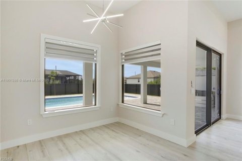 Casa en venta en Cape Coral, Florida, 3 dormitorios, 169.45 m2 № 1952359 - foto 12
