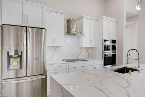 Casa en venta en Cape Coral, Florida, 3 dormitorios, 169.45 m2 № 1952359 - foto 10