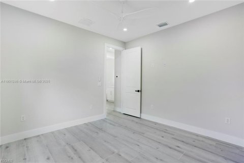 Casa en venta en Cape Coral, Florida, 3 dormitorios, 169.45 m2 № 1952359 - foto 24