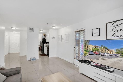 Condo in Boynton Beach, Florida, 2 bedrooms  № 2082099 - photo 11
