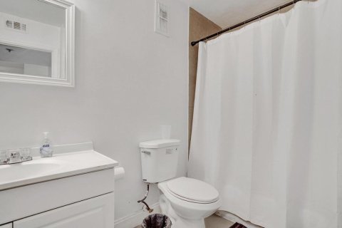 Condo in Boynton Beach, Florida, 2 bedrooms  № 2082099 - photo 23
