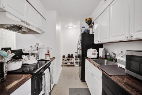Condo in Boynton Beach, Florida, 2 bedrooms  № 2082099 - photo 12