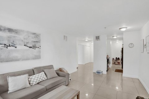 Condo in Boynton Beach, Florida, 2 bedrooms  № 2082099 - photo 10