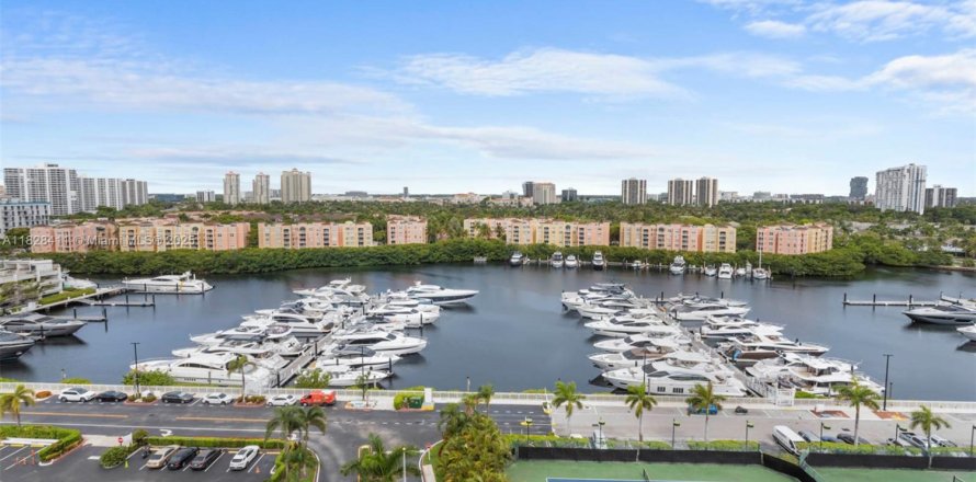 Condominio en Aventura, Florida, 2 dormitorios  № 1817652