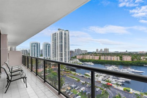 Condominio en venta en Aventura, Florida, 2 dormitorios, 169.55 m2 № 1817652 - foto 2