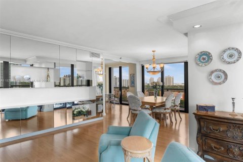 Condominio en venta en Aventura, Florida, 2 dormitorios, 169.55 m2 № 1817652 - foto 13