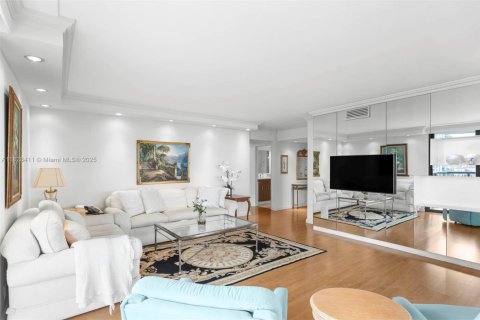 Condominio en venta en Aventura, Florida, 2 dormitorios, 169.55 m2 № 1817652 - foto 14