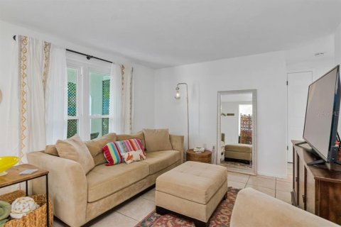 Villa ou maison à vendre à Port Richey, Floride: 2 chambres, 123.75 m2 № 2398679 - photo 7