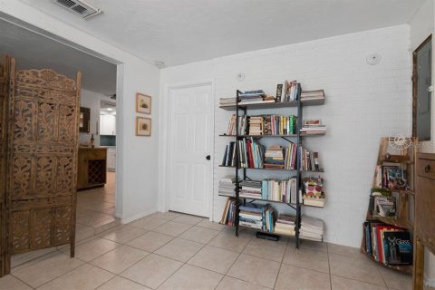 Villa ou maison à vendre à Port Richey, Floride: 2 chambres, 123.75 m2 № 2398679 - photo 15