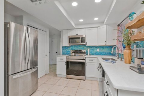 Villa ou maison à vendre à Port Richey, Floride: 2 chambres, 123.75 m2 № 2398679 - photo 21
