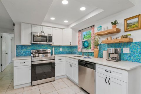 Villa ou maison à vendre à Port Richey, Floride: 2 chambres, 123.75 m2 № 2398679 - photo 22