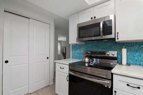 Villa ou maison à vendre à Port Richey, Floride: 2 chambres, 123.75 m2 № 2398679 - photo 23
