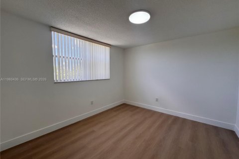 Copropriété à louer à North Lauderdale, Floride: 2 chambres, 92.9 m2 № 2022081 - photo 22
