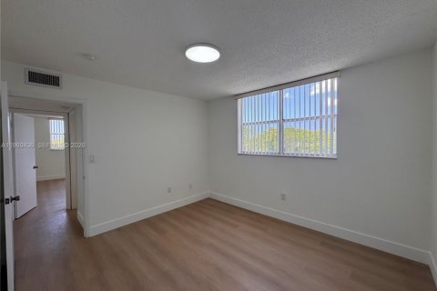 Copropriété à louer à North Lauderdale, Floride: 2 chambres, 92.9 m2 № 2022081 - photo 24