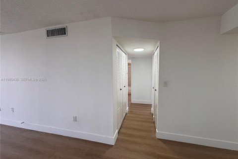 Copropriété à louer à North Lauderdale, Floride: 2 chambres, 92.9 m2 № 2022081 - photo 21