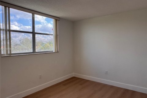 Copropriété à louer à North Lauderdale, Floride: 2 chambres, 92.9 m2 № 2022081 - photo 3