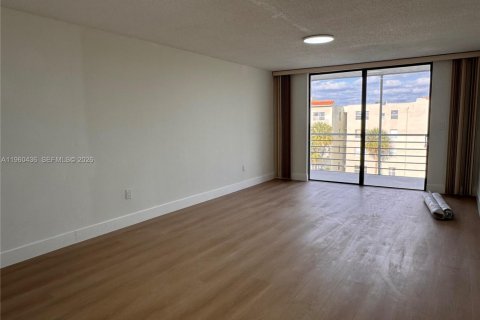 Copropriété à louer à North Lauderdale, Floride: 2 chambres, 92.9 m2 № 2022081 - photo 2