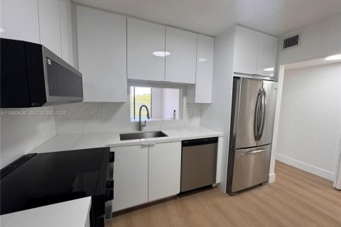 Copropriété à louer à North Lauderdale, Floride: 2 chambres, 92.9 m2 № 2022081 - photo 14