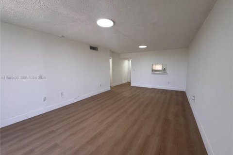 Copropriété à louer à North Lauderdale, Floride: 2 chambres, 92.9 m2 № 2022081 - photo 20