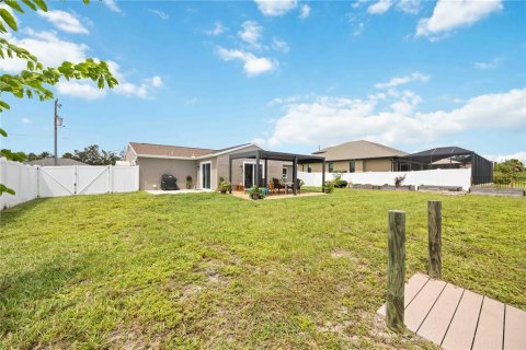 House in Port Charlotte, Florida 3 bedrooms, 115.94 sq.m. № 2209684 - photo 17