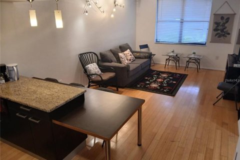 Condo in Clearwater, Florida, 1 bedroom  № 1915851 - photo 4