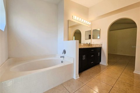 Villa ou maison à louer à Minneola, Floride: 4 chambres, 172.33 m2 № 2318492 - photo 16
