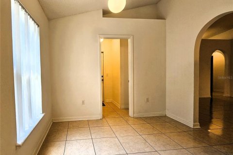 Villa ou maison à louer à Minneola, Floride: 4 chambres, 172.33 m2 № 2318492 - photo 12
