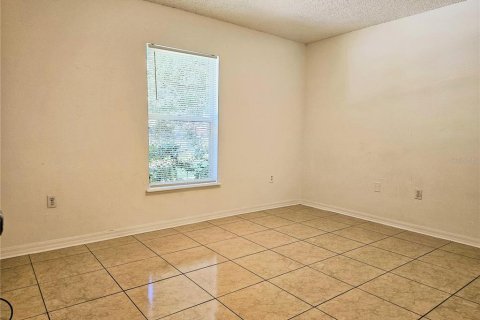 Villa ou maison à louer à Minneola, Floride: 4 chambres, 172.33 m2 № 2318492 - photo 21