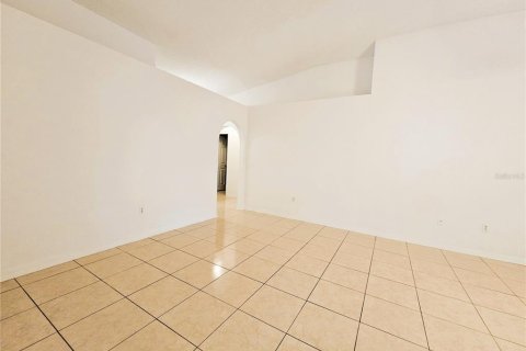 Villa ou maison à louer à Minneola, Floride: 4 chambres, 172.33 m2 № 2318492 - photo 14