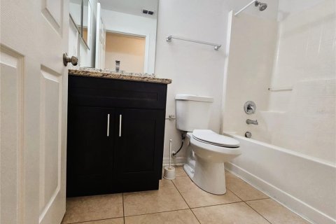 Villa ou maison à louer à Minneola, Floride: 4 chambres, 172.33 m2 № 2318492 - photo 7