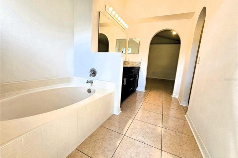 Villa ou maison à louer à Minneola, Floride: 4 chambres, 172.33 m2 № 2318492 - photo 18