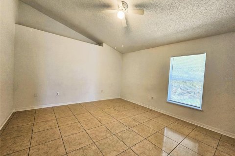 Villa ou maison à louer à Minneola, Floride: 4 chambres, 172.33 m2 № 2318492 - photo 15