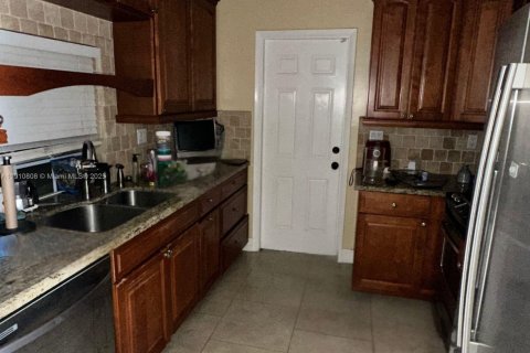 Casa en venta en Hollywood, Florida, 2 dormitorios, 105.82 m2 № 1966015 - foto 5