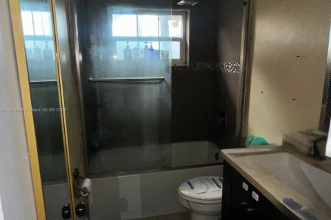 Casa en venta en Hollywood, Florida, 2 dormitorios, 105.82 m2 № 1966015 - foto 4