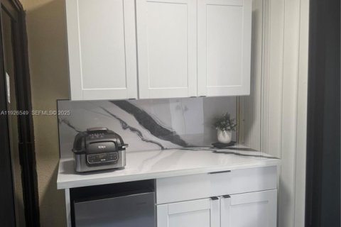 Снять в аренду кондоминиум в Майами, Флорида 2 спальни, 89.37м2, № 1985853 - фото 19