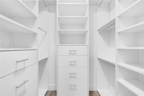 Снять в аренду кондоминиум в Майами, Флорида 2 спальни, 89.37м2, № 1985853 - фото 25