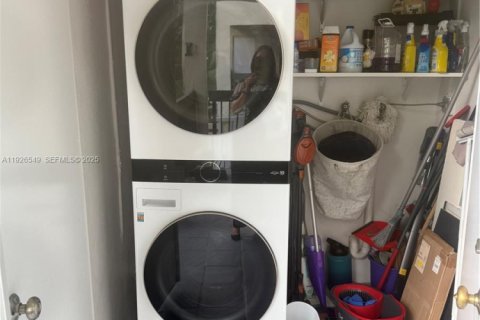 Снять в аренду кондоминиум в Майами, Флорида 2 спальни, 89.37м2, № 1985853 - фото 21