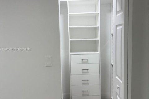 Снять в аренду кондоминиум в Майами, Флорида 2 спальни, 89.37м2, № 1985853 - фото 15