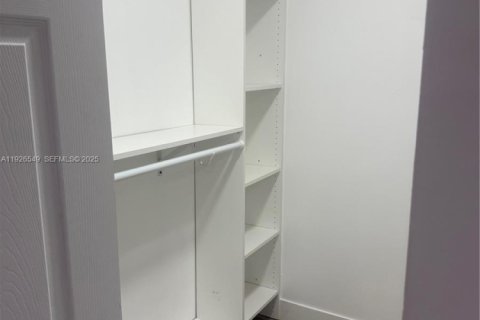 Снять в аренду кондоминиум в Майами, Флорида 2 спальни, 89.37м2, № 1985853 - фото 11